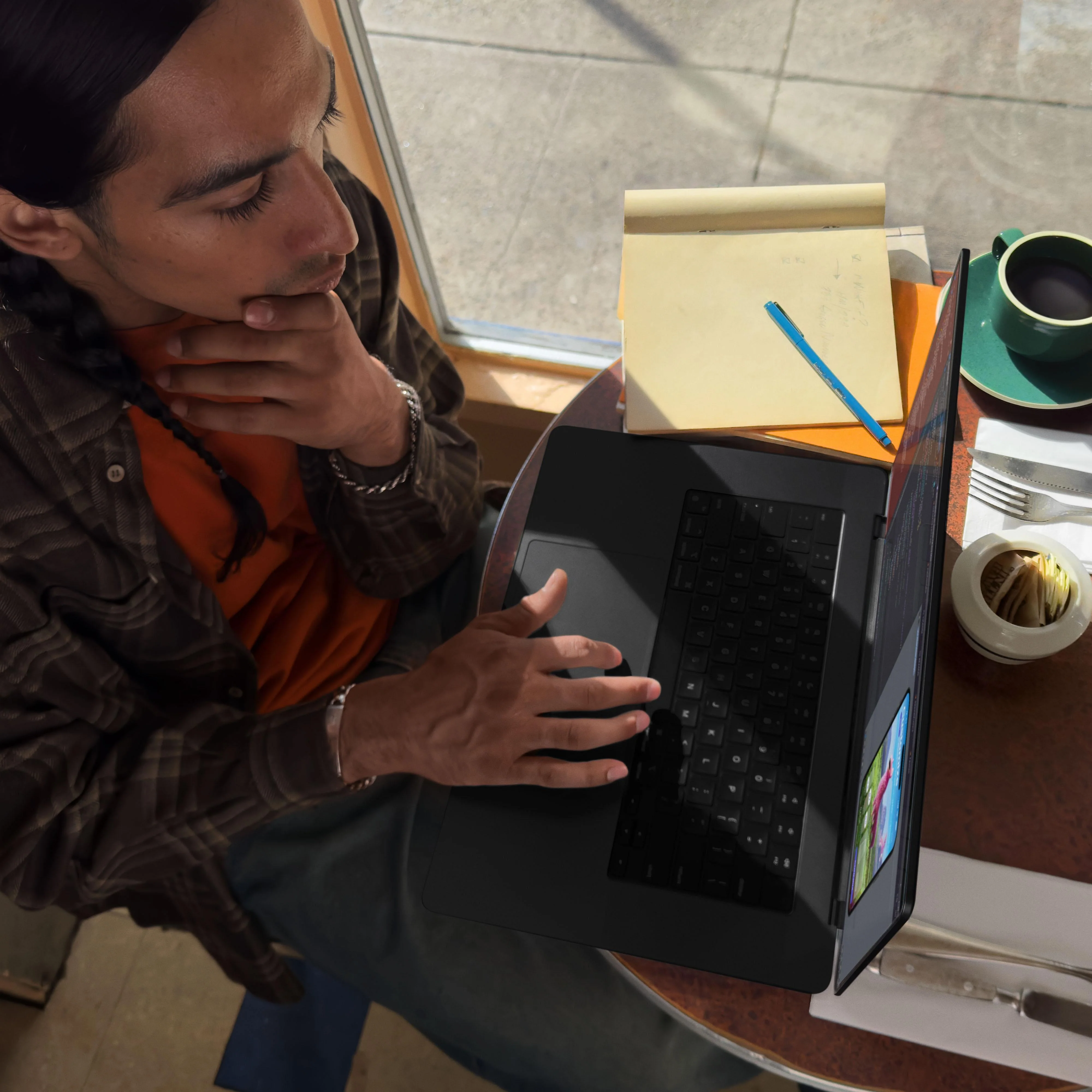 16-inch MacBook Pro: Apple M3 Pro chip with 12‑core CPU and 18‑core GPU, 512GB SSD - Silver - Image 8