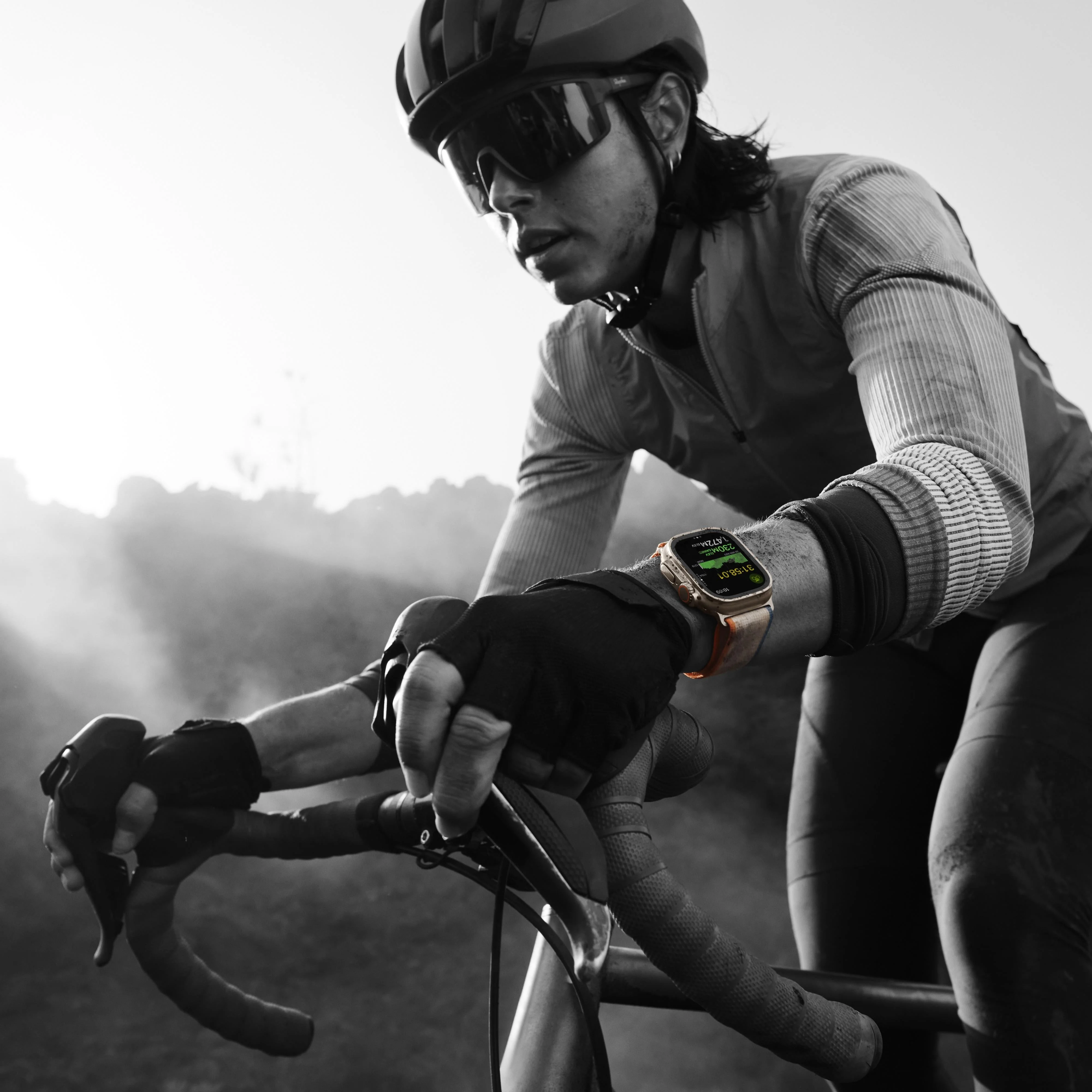 Apple Watch Ultra 2 GPS + Cellular 49mm Titanium Case with Olive Alpine Loop - Medium - Image 5